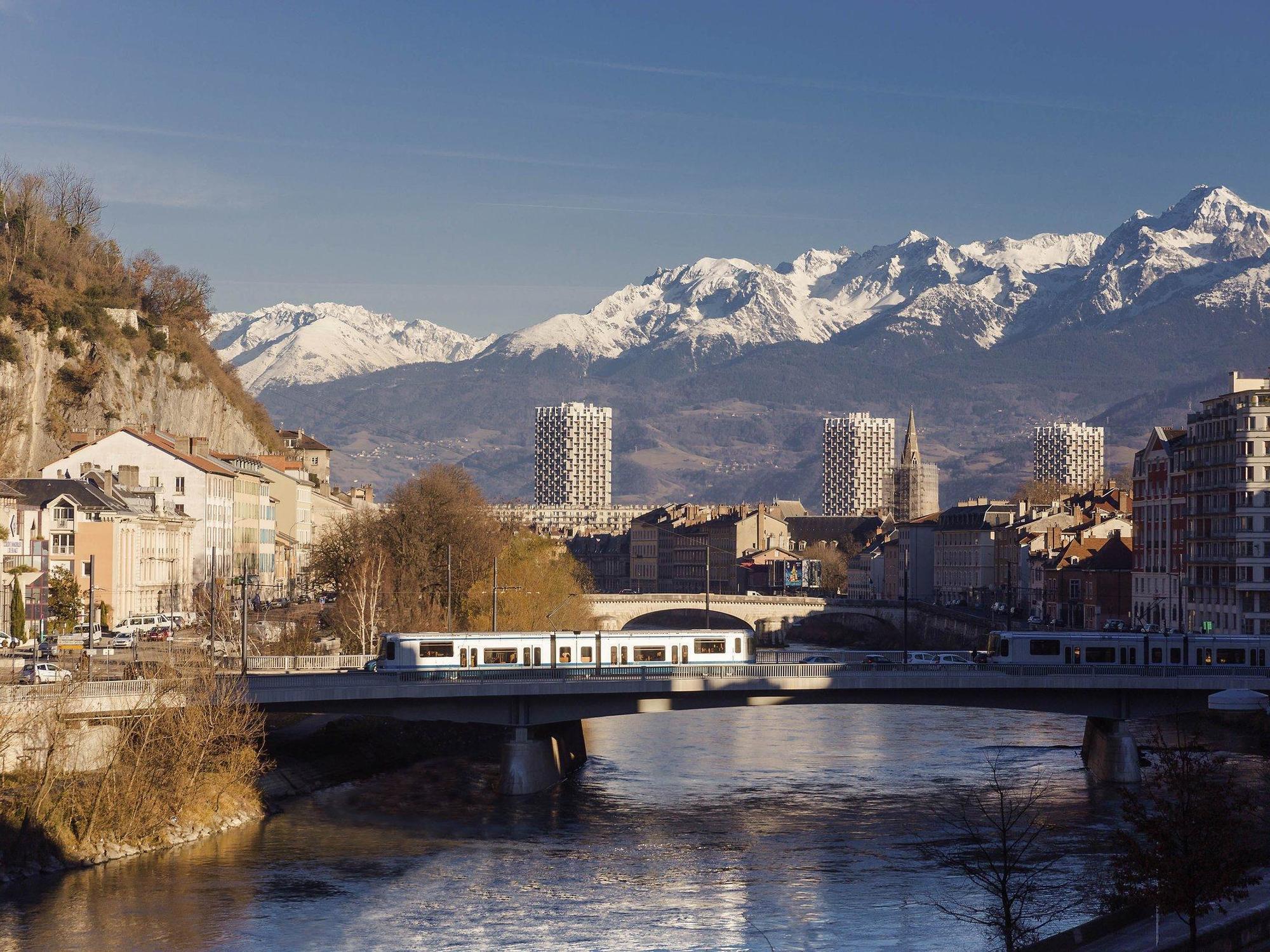 Ibis Grenoble Gare Hotel Exterior foto